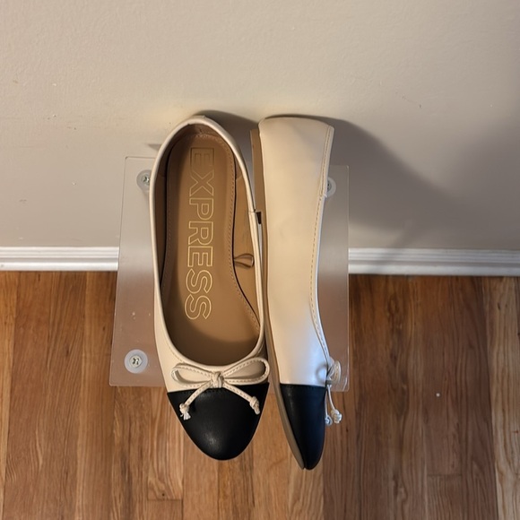 Express Black and Cream Flats with Bow Detail - Picture 5 of 13